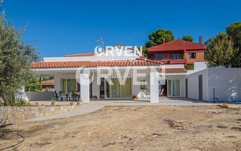 Foto f89dd3c0-3879-4ea4-bc20-f13142a04781. Casa adossada amb calefacció aparcament a La Mora Tarragona