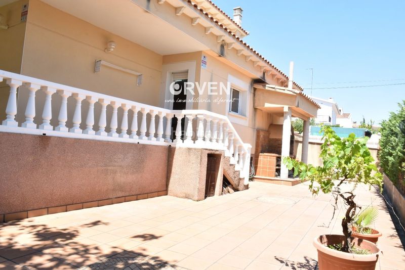 Foto b6166ca2-1ea3-4389-9737-40e74296bd36. Xalet amb calefacció aparcament piscina a Bonavista Vendrell (El)
