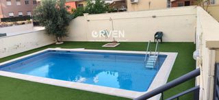 Pis  Rin. Bonito piso con piscina comunitaria