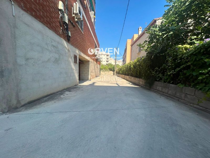 Foto 97e9bfa0-7c67-4e76-93a7-d2c6a82830b7. Aparcament cotxe a Centre Torredembarra
