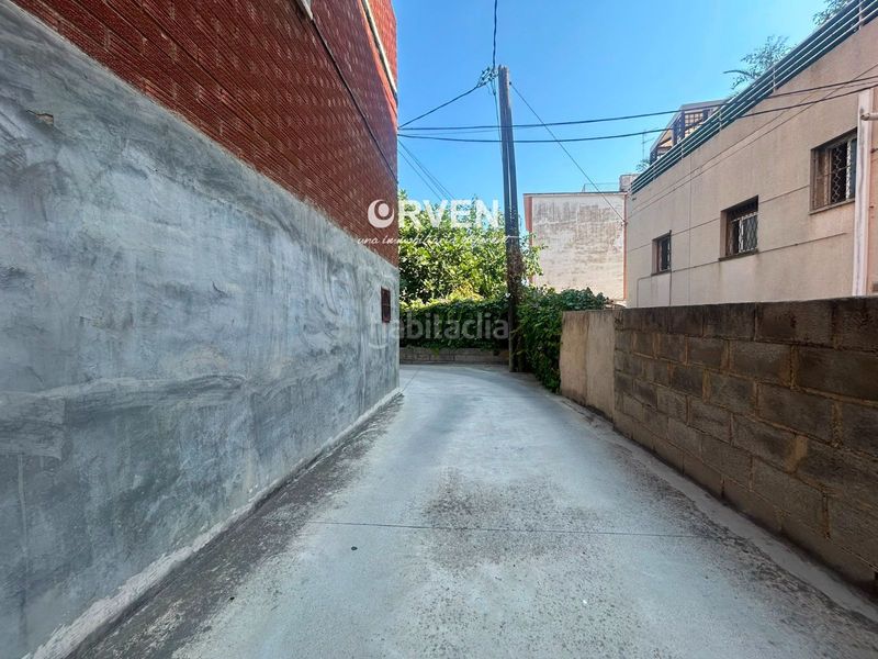 Foto c30b9ed4-7157-44cb-be9b-e23d2a36675f. Aparcament cotxe a Centre Torredembarra