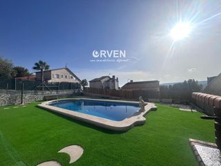Chalet  Miquel costa i llobera. Casa independiente en oasis park el vendrell