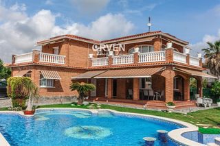 Chalet  Acuari. Encantador chalet en berà mar  el francaset roda de barà