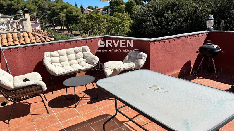 Foto cbff1b3e-cf77-4b4a-b2b1-bc39a8d9789a. Àtic amb calefacció aparcament piscina a Segur de Calafell nucli urbà Segur de Calafell