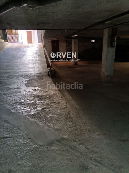 Foto 5cbfe8e4-9a63-43a3-bf66-5fdf23934304. Aparcament cotxe a Calafell platja Calafell