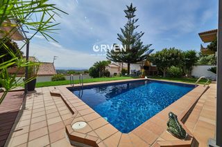 Chalet  Pau casals. Chalet independiente con vistas al mar