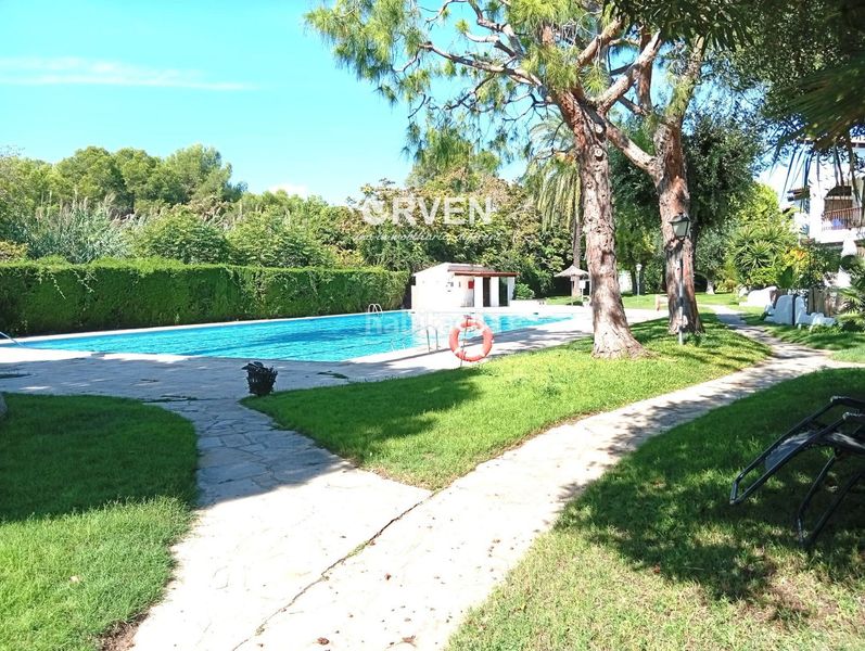 Foto 5e37aa06-84ea-4fea-9057-5a92938730c0. Casa adossada amb aparcament piscina a Alorda Park Calafell