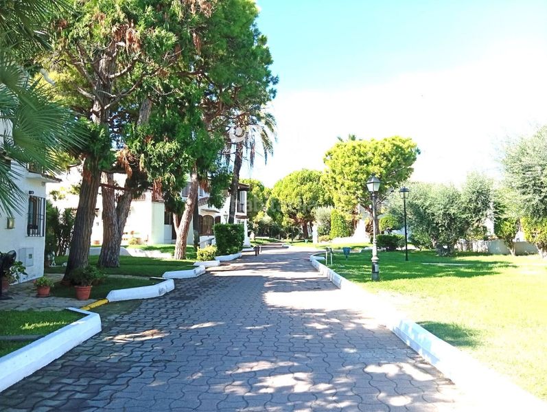 Foto b58e076f-991c-4155-a418-cb72634662d3. Casa adossada amb aparcament piscina a Alorda Park Calafell