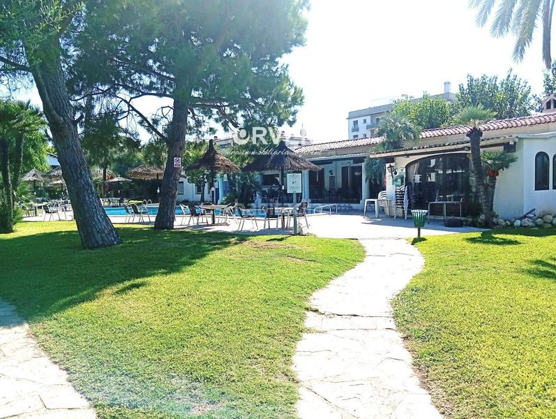 Foto f558a492-0fd0-4578-ae4e-23cec221ac76. Casa adossada amb aparcament piscina a Alorda Park Calafell