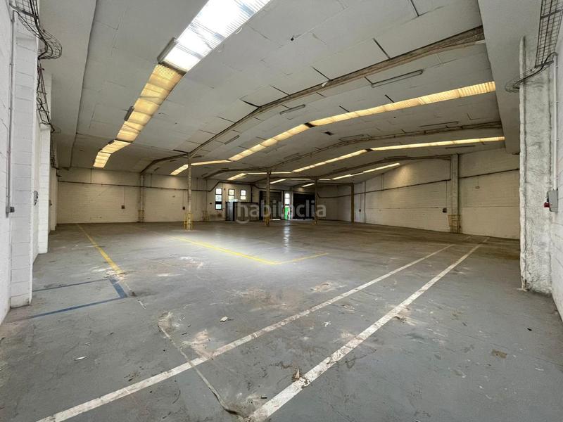 Foto c0f096ea-bdce-4c4d-ad2b-f5e6dce74470. Rent industrial building in Zona Industrial Barberà del Vallès