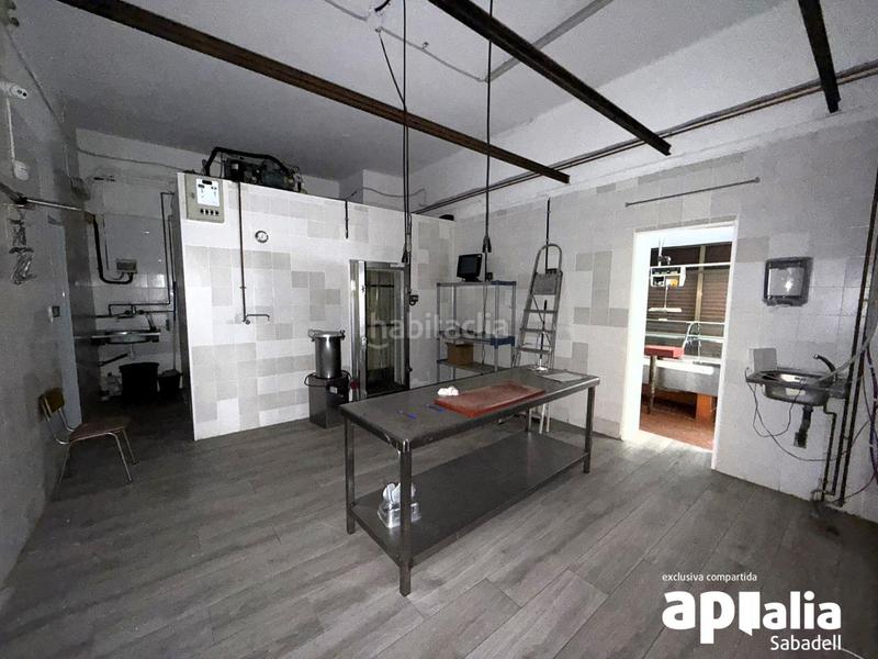 Foto f772a16f-c07b-4fb3-8896-5589eb41a9b8. Local comercial en Els Merinals Sabadell