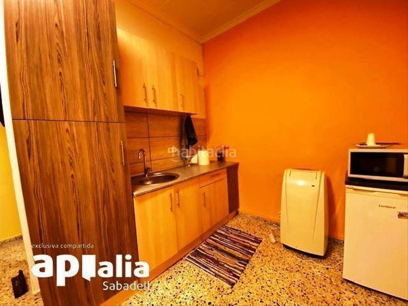 Foto f9e85df2-7148-45d4-a644-8cd3f3425b90. Local comercial en Can Rull Sabadell