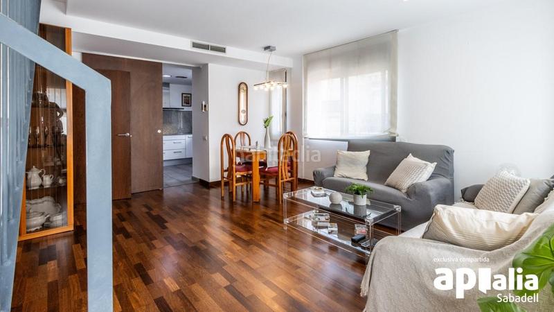 Foto eb6fa0c9-3758-4c38-96b0-accf63e1e5b1. Duplex avec chauffage parking dans Creu Alta Sabadell