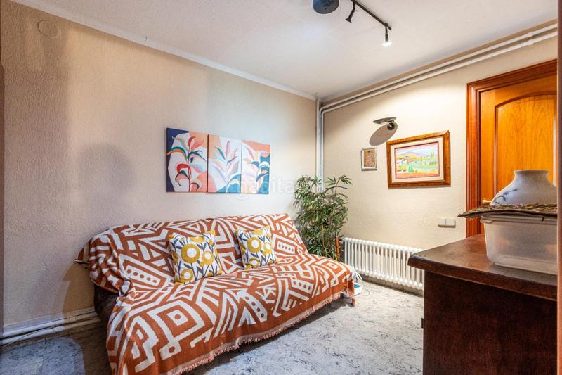 Foto 739bc246-da58-4ded-a539-bf798c597cbd. Chalet mit heizung parking in Eixample - Can Bogunyà Castellar del Vallès