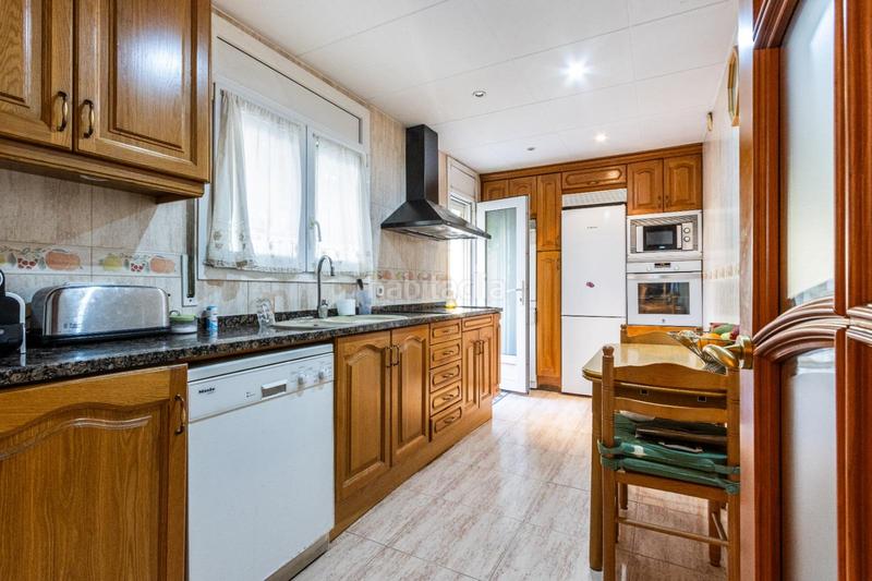 Foto ab52801d-86bd-4038-bb05-d2ed29f0fbda. Chalet mit heizung parking in Eixample - Can Bogunyà Castellar del Vallès