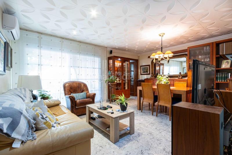 Foto c8b8c7f6-2652-42e2-84a4-b61886f4fd4f. Chalet mit heizung parking in Eixample - Can Bogunyà Castellar del Vallès