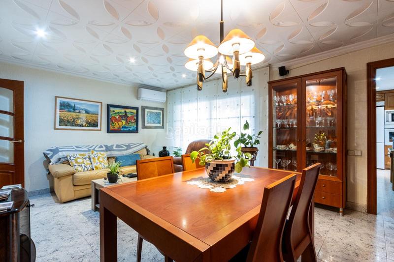 Foto d64bc6a9-6c55-4526-b9fe-52ae57816e33. Chalet mit heizung parking in Eixample - Can Bogunyà Castellar del Vallès