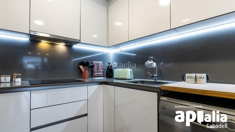 Foto 8ec71f5e-83f3-4cb6-8976-dbb2179c2cc6. Pis amb calefacció aparcament piscina a Eixample Sabadell