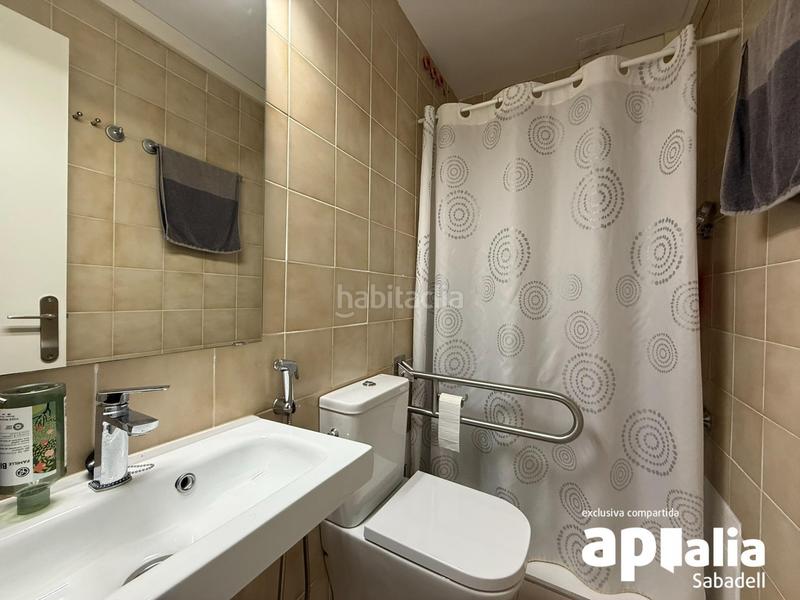 Foto f38eb92a-d9e5-4d0c-a092-9c8e19266455. Semi detached house with heating parking in Creu Alta Sabadell