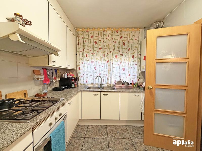 Foto 922d8acb-c0e7-4cc0-aed7-c6e858e5ffc2. Semi detached house with heating parking in Can Deu Sabadell