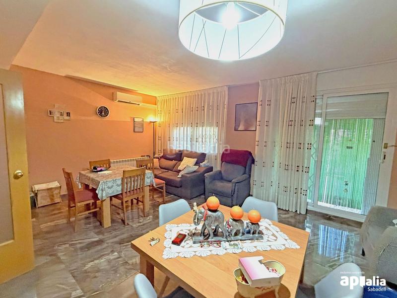 Foto 9be21576-cce8-47fc-9138-d3649e4b21ec. Semi detached house with heating parking in Can Deu Sabadell