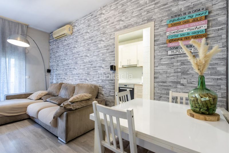 Foto 4267ebec-1d64-4540-bc16-4a99e1fdcf16. Piso en Campoamor Sabadell