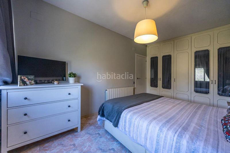 Foto 1a609ed0-be21-4099-841e-7f72225ede2a. Casa adossada amb calefacció aparcament a Serra d'en Camaró Sabadell