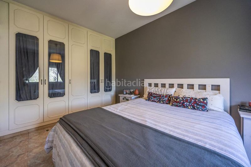 Foto 89efa3a8-c76c-4444-96ac-40a33a1bacad. Casa adossada amb calefacció aparcament a Serra d'en Camaró Sabadell