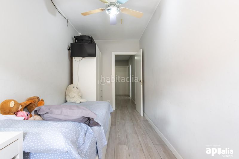 Foto 06c51cde-5038-441b-b45b-8f9f100c2fd5. Duplex with heating in Eixample Sabadell