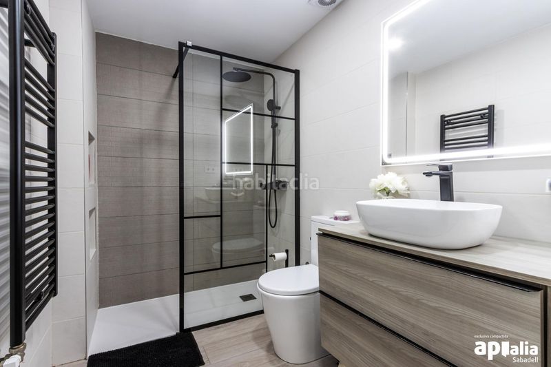 Foto 401dfd88-ad36-403d-bd25-ba1bd96527c7. Duplex with heating in Eixample Sabadell