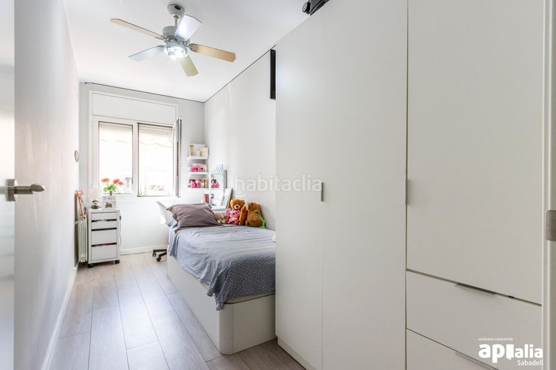 Foto 751eb5d7-6d79-4172-ad65-b60624dd07c6. Duplex with heating in Eixample Sabadell