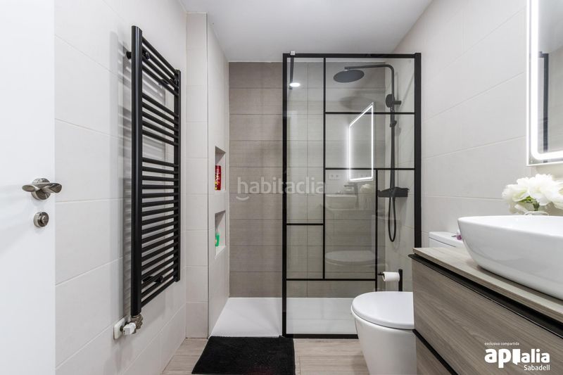 Foto 82d8901a-6b6f-4195-8560-0aa299d0589c. Duplex with heating in Eixample Sabadell