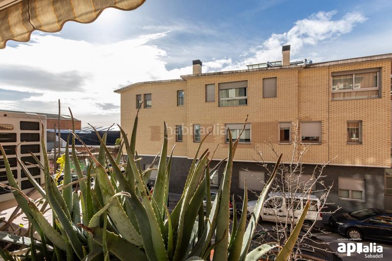 Foto c228592e-c3da-44d7-b8c2-c21df9255f08. Duplex with heating in Eixample Sabadell