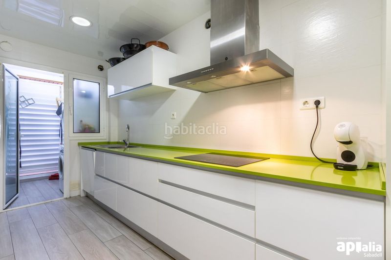 Foto d008b99b-87eb-4d68-90a9-d1d8582ee246. Duplex with heating in Eixample Sabadell