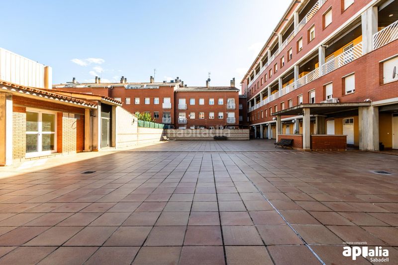 Foto df4105d1-e07e-42d1-a0d8-f3094f99d42b. Duplex with heating in Eixample Sabadell