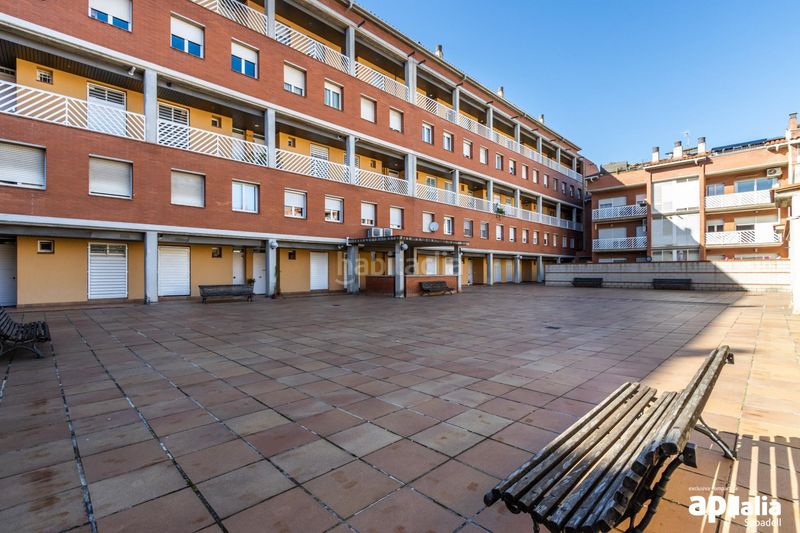 Foto ea9e4ea9-6900-42db-916d-a055bb4bbd16. Duplex with heating in Eixample Sabadell