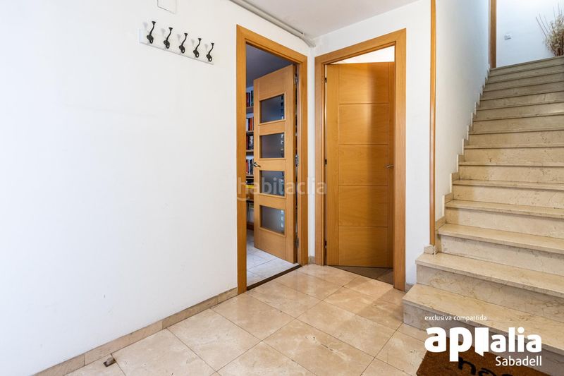 Foto 2a349832-4fbd-4d08-a294-deef00913c80. Casa adossada amb calefacció aparcament a Creu Alta Sabadell