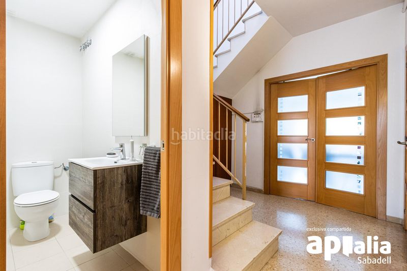 Foto 4530a930-1a7a-460f-9bb6-4fd3bdd655e7. Casa adossada amb calefacció aparcament a Creu Alta Sabadell