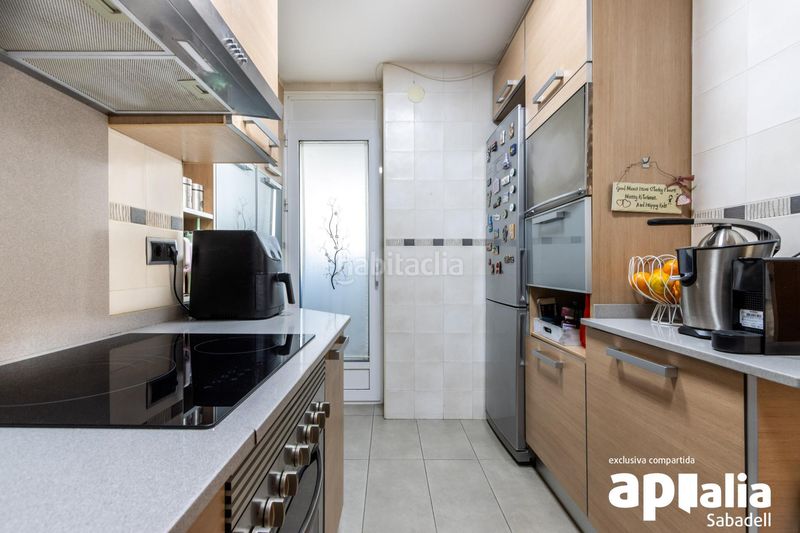 Foto 6c69c781-e076-43f1-8e05-dffa1b29c0e4. Appartamento con riscaldamento piscina in Eixample Sabadell