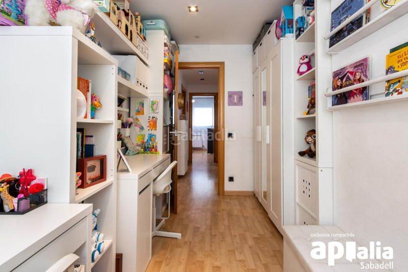 Foto 0eed71aa-320e-4158-bb9d-80952232406b. Piso en Eixample Sabadell