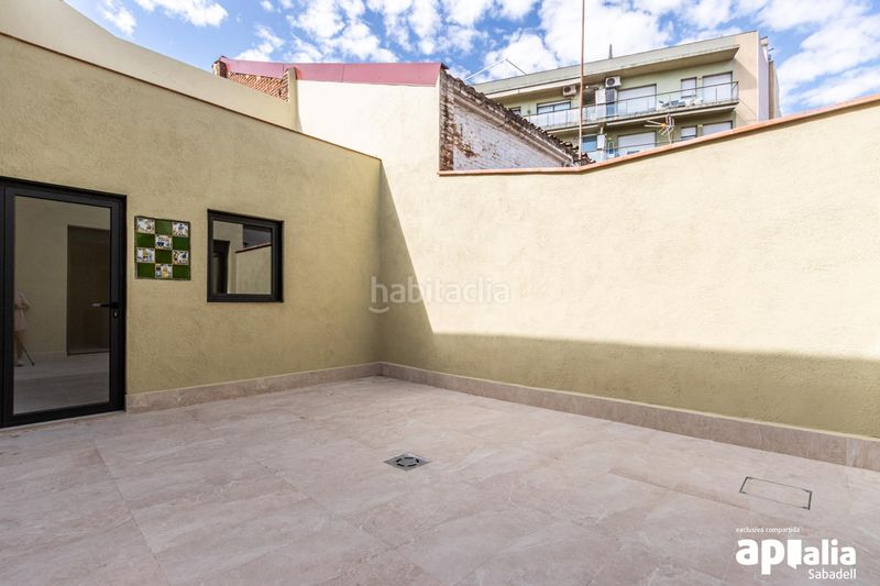 Foto 58fb2ab7-2842-4924-81f7-7d1d9b1e028a. Casa adossada amb calefacció a Centre Sabadell