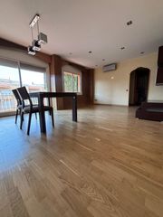 Miete Etagenwohnung in Creu de Barberà. Piso en alquiler en la creu