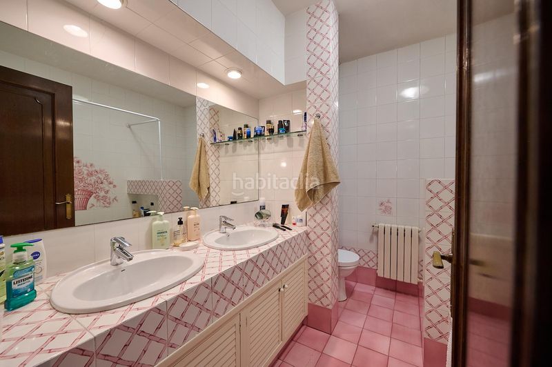 Foto aa1d8554-42a0-4bef-a300-f9f8418f1fb6. Casa adossada amb calefacció aparcament a Sentmenat