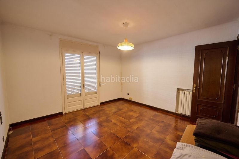 Foto bd6073b6-ed2d-45c8-9874-2103fc6a6754. Casa adossada amb calefacció aparcament a Sentmenat