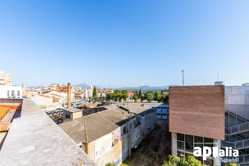 Foto 0ea834db-3dad-44fd-b943-e3394f54d451. Zweistöckige wohnung mit heizung parking in Covadonga Sabadell