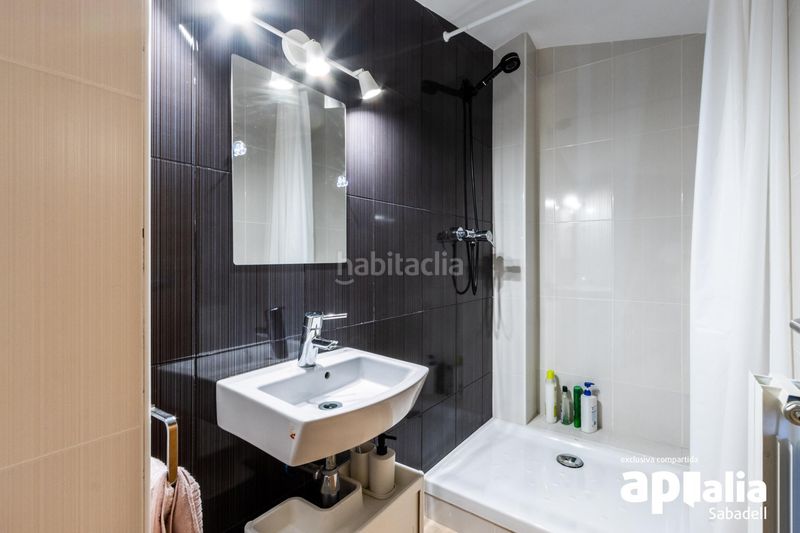 Foto b1292b01-a9e7-4d14-b2d0-f35306dc5bca. Zweistöckige wohnung mit heizung parking in Covadonga Sabadell