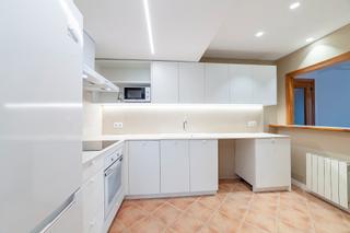 Rent Flat in Avinguda del port 111. Alquiler de piso en avda. puerto, con reforma a estrenar