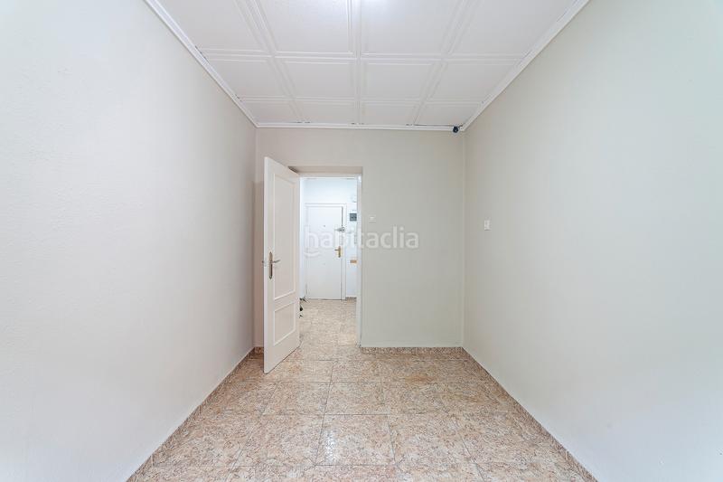 Foto 07a4a613-a47e-45e8-900b-7d3c6d5b2497. Flat with heating in Camí Fondo Valencia