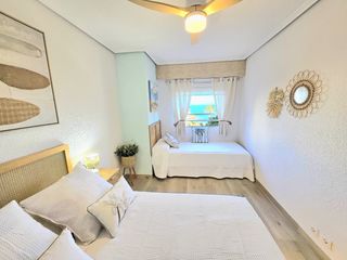 Lloguer Apartament a Carrer sant vicent màrtir 3. Alquiler de apartamento nuevo frente al mar con plaza garaje