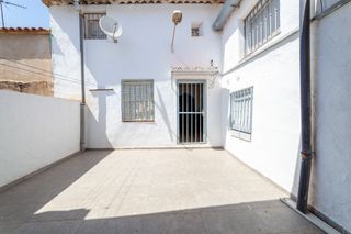 Casa in Calle santa maría 4. Venta de casa con patio exterior